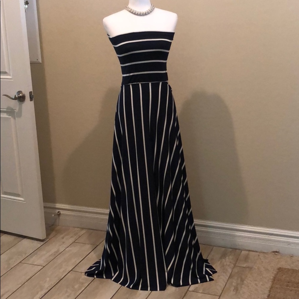 ELAN Stretchy Maxi Dress